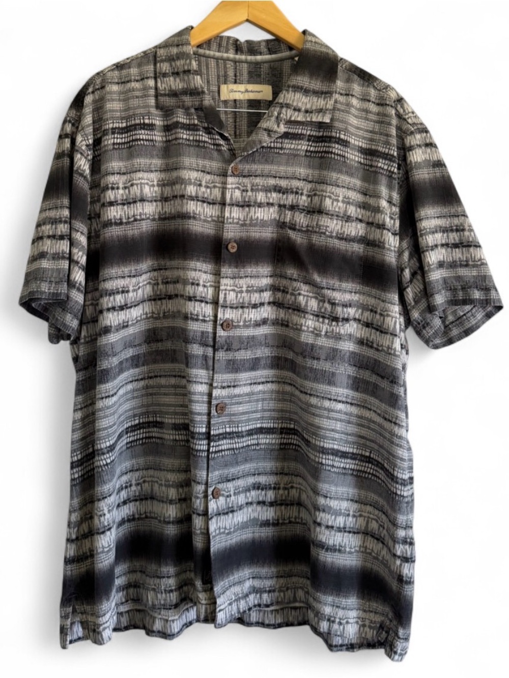 Tommy Bahama 100% Silk Button Up Shirt Subtle Resort Striped Top Men XL Abstract